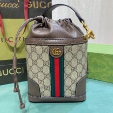 Gucci Shopping Bags